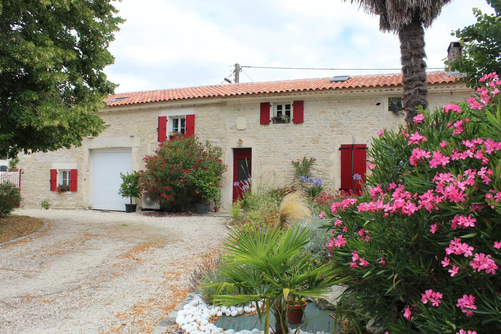La Douce Charentaise Bed & Breakfast Mérignac Exterior photo
