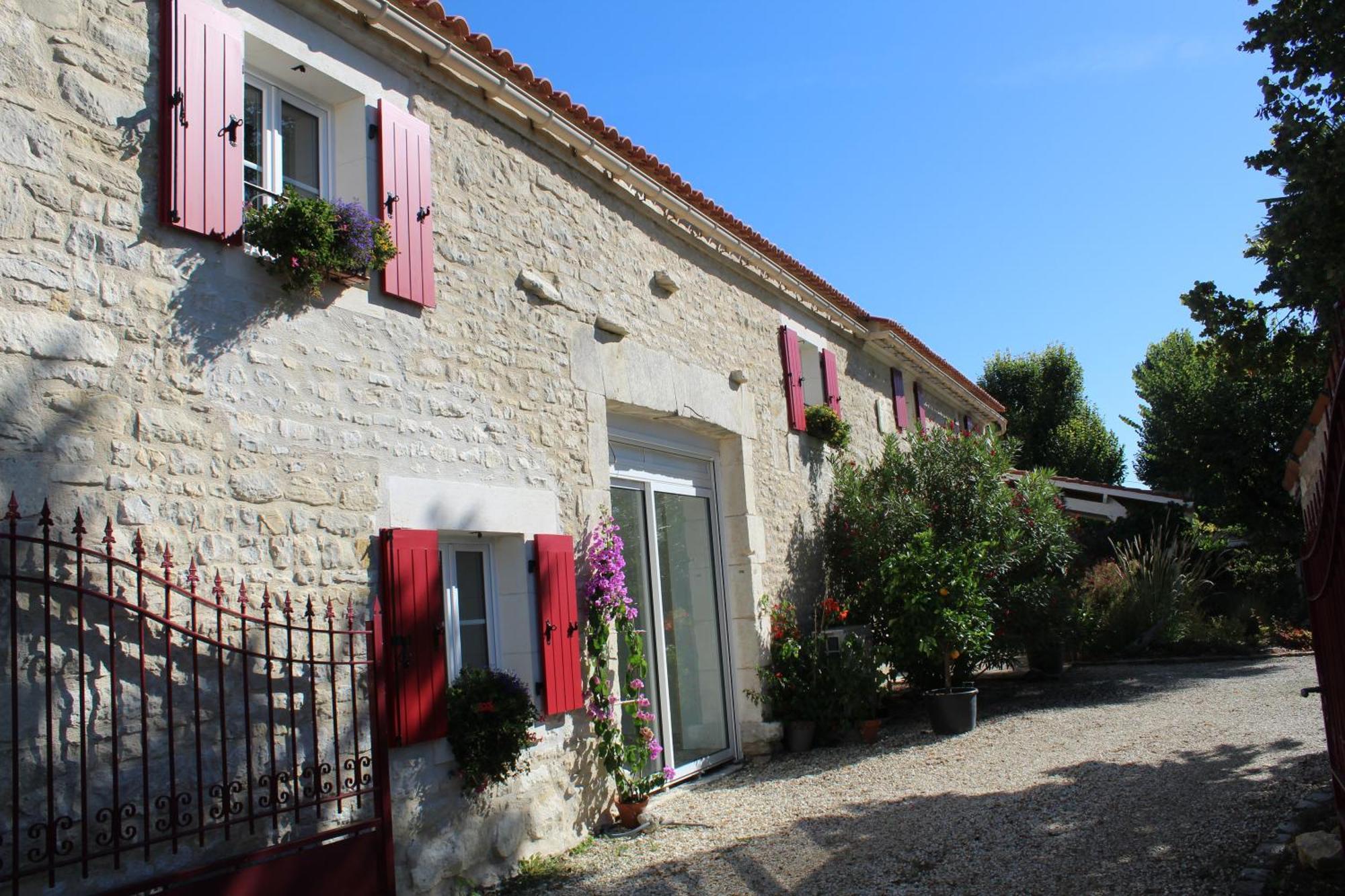 La Douce Charentaise Bed & Breakfast Mérignac Exterior photo